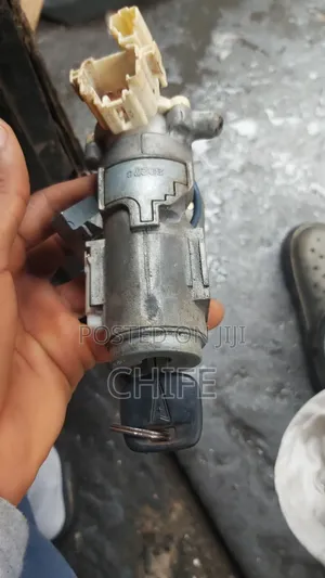 Ignition Housing and Key Pontiac Vibe 2003 - 2006