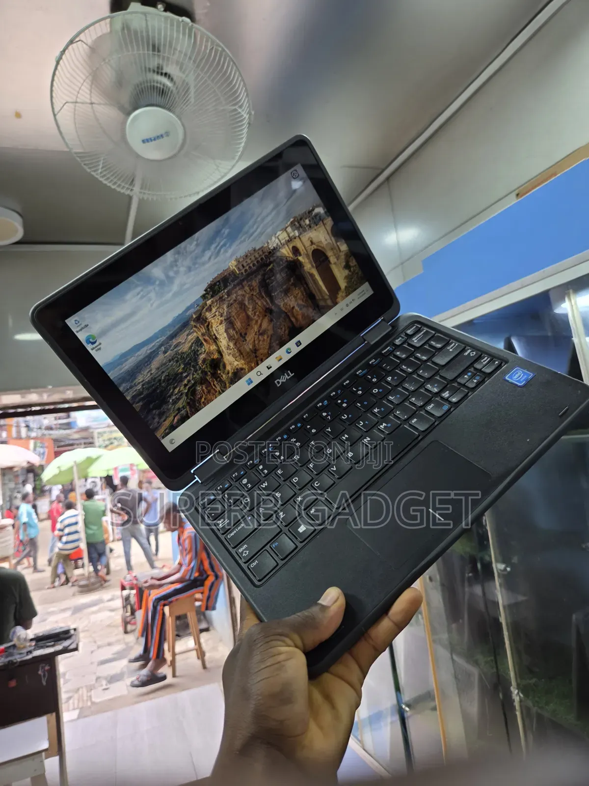 Laptop Dell Latitude 3190 2-in-1 4GB Intel Pentium SSD 128GB