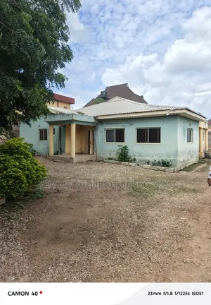 4bdrm Bungalow in Gwamna Close, Kaduna / Kaduna State for sale