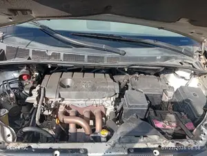 Toyota Sienna 2011 Silver