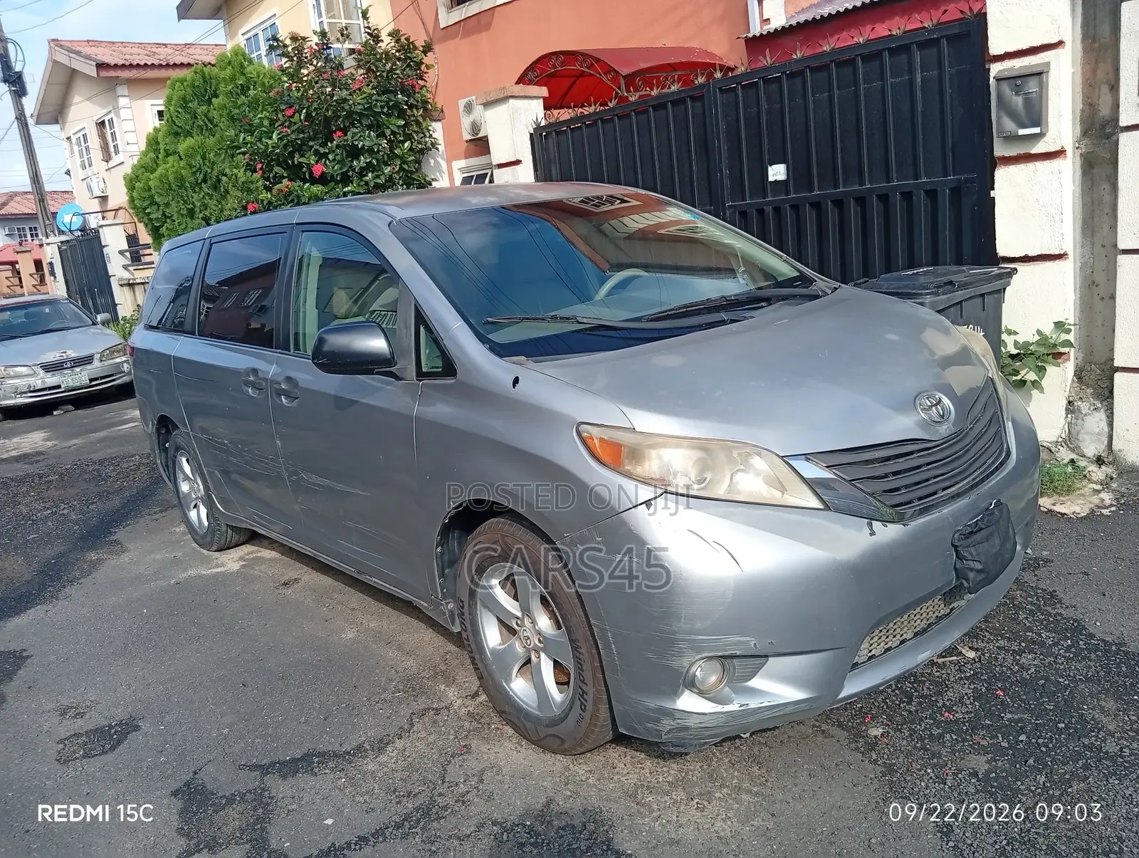 Toyota Sienna 2011 Silver