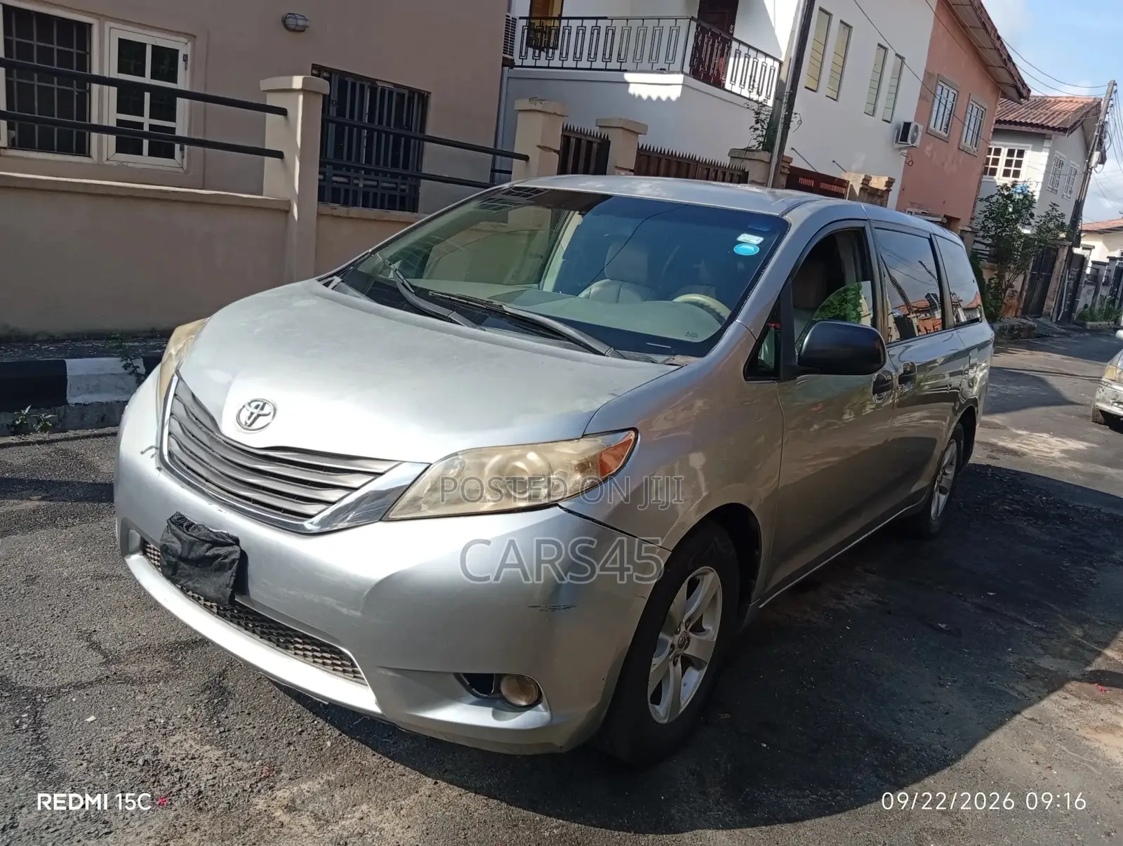 Toyota Sienna 2011 Silver
