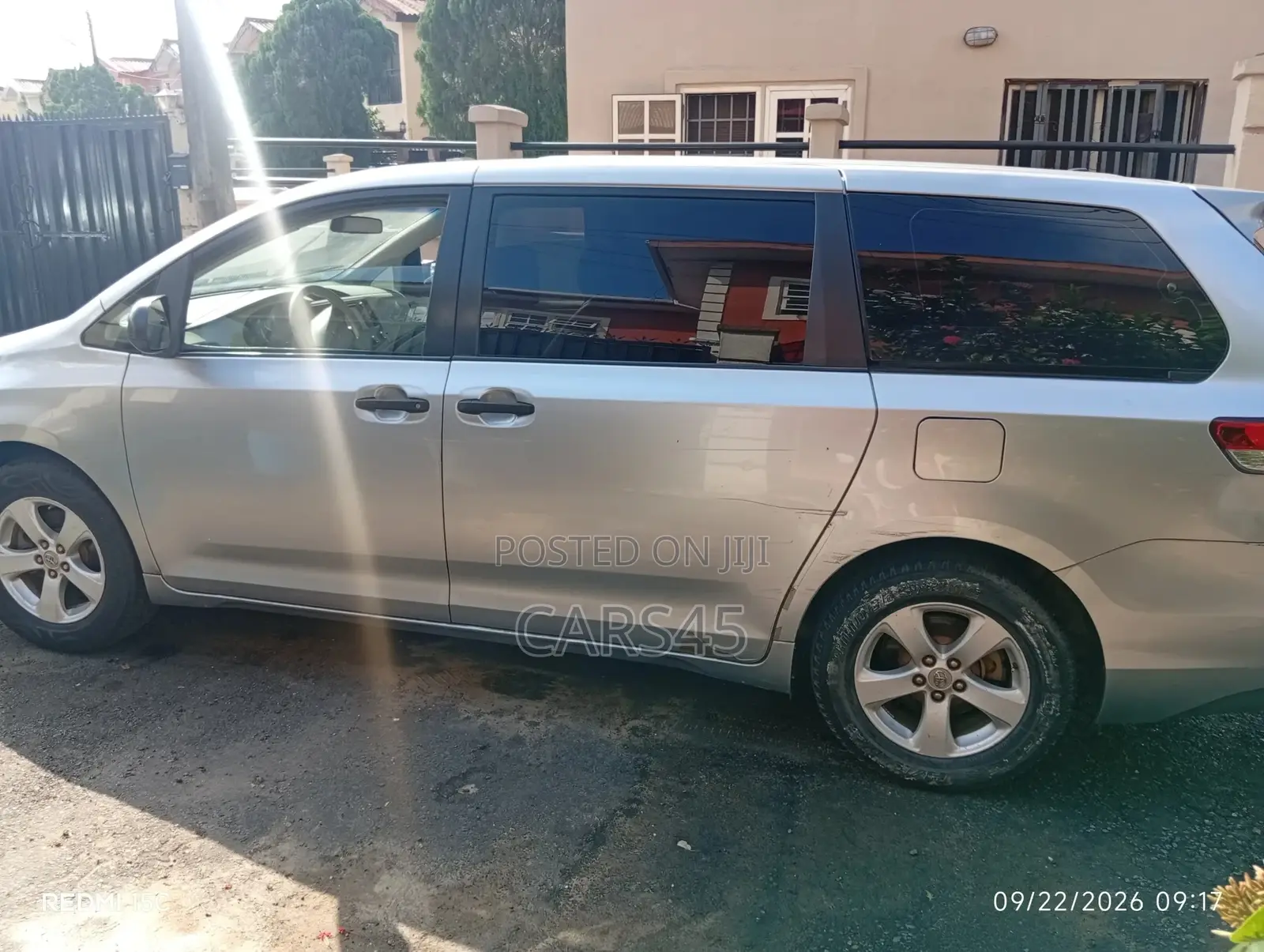 Toyota Sienna 2011 Silver