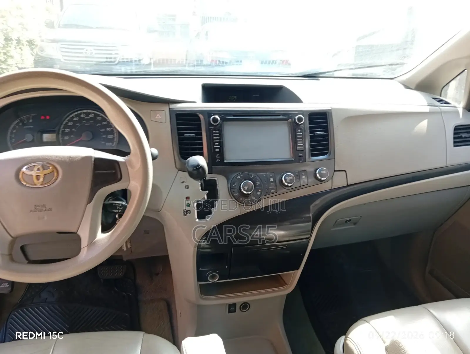 Toyota Sienna 2011 Silver