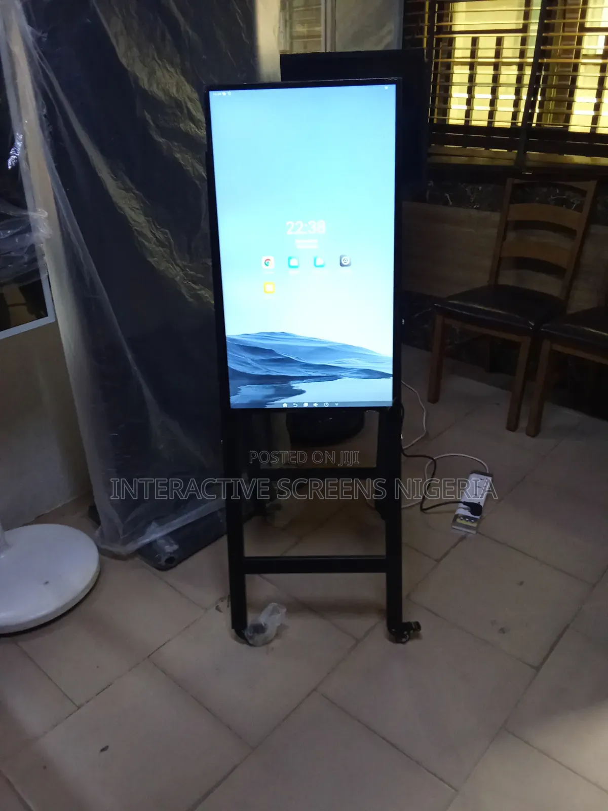 43 Inches Touchscreen