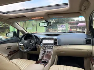 Toyota Venza AWD 2011 Brown