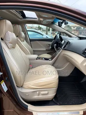 Toyota Venza AWD 2011 Brown