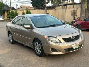 Toyota Corolla 2009 Gold