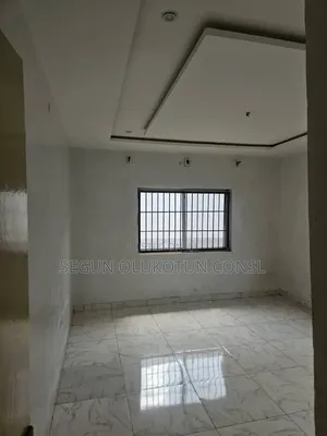 5bdrm Block of Flats in Old Kamanzo, Kaduna / Kaduna State for rent