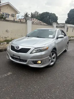 Toyota Camry SE V6 4dr Sedan (3.5L 6cyl 6AM) 2010 Silver