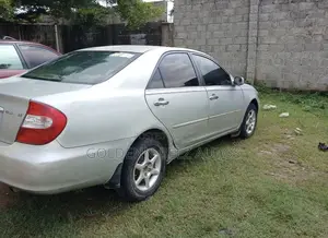 Toyota Camry XLE 4dr Sedan (2.4L 4cyl 4A) 2004 Silver