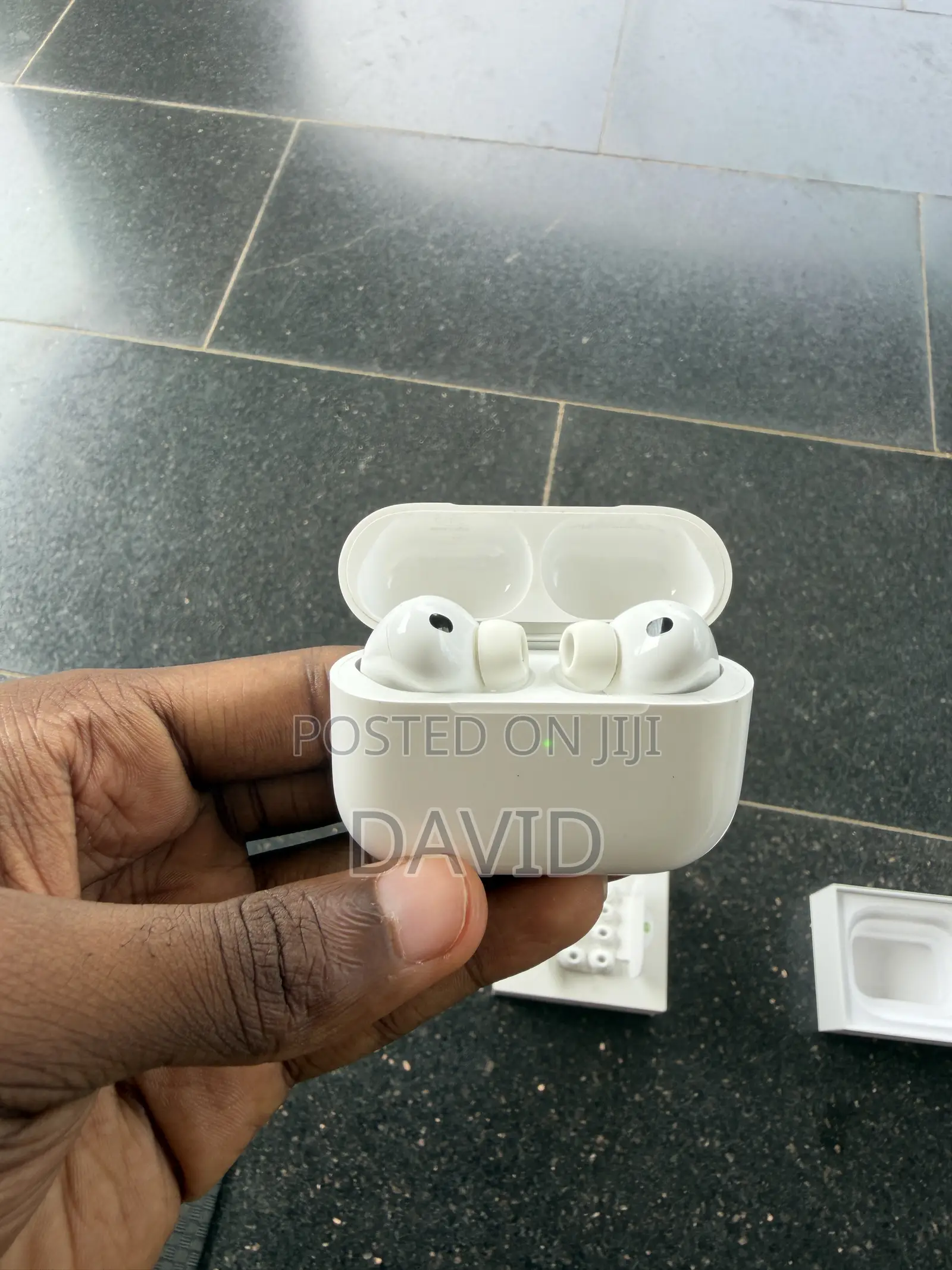 Apple AirPods Pro 3 – Complete in Box