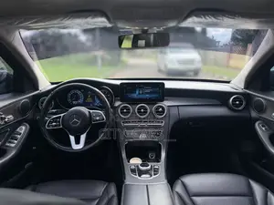 Mercedes-Benz C300 2022 Blue