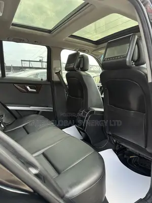 Mercedes-Benz GLK-Class Base GLK 350 4dr AWD 4MATIC (3.5L 6cyl 7A) 2015