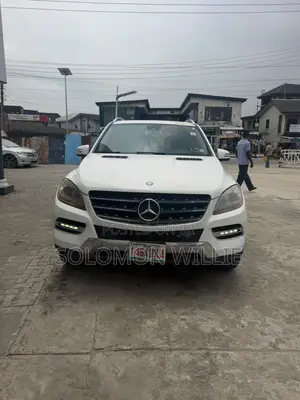 Mercedes-Benz M Class ML350 4dr SUV (3.5L 6cyl 7A) 2014 White