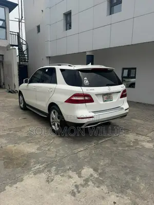 Mercedes-Benz M Class ML350 4dr SUV (3.5L 6cyl 7A) 2014 White