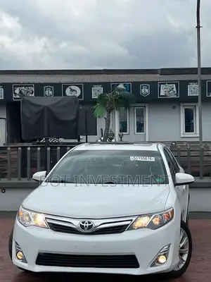 Toyota Camry LE 4dr Sedan (2.5L 4cyl 6A) 2013 White