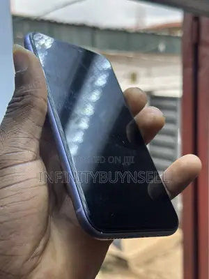 Apple iPhone 11 64 GB
