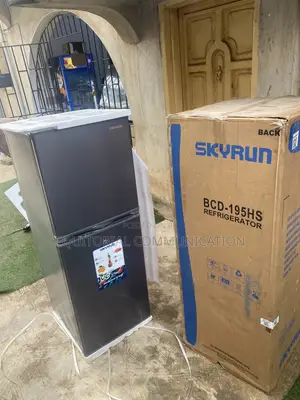 Skyrun BCD-195hs Family Size Refrigerator 195l Top Freezer