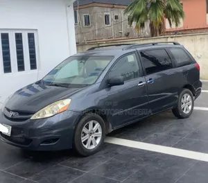 Toyota Sienna 2005 Gray