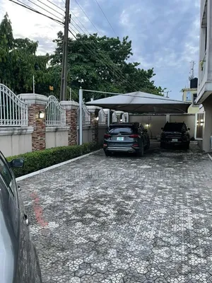 3bdrm Apartment in Onipanu for sale
