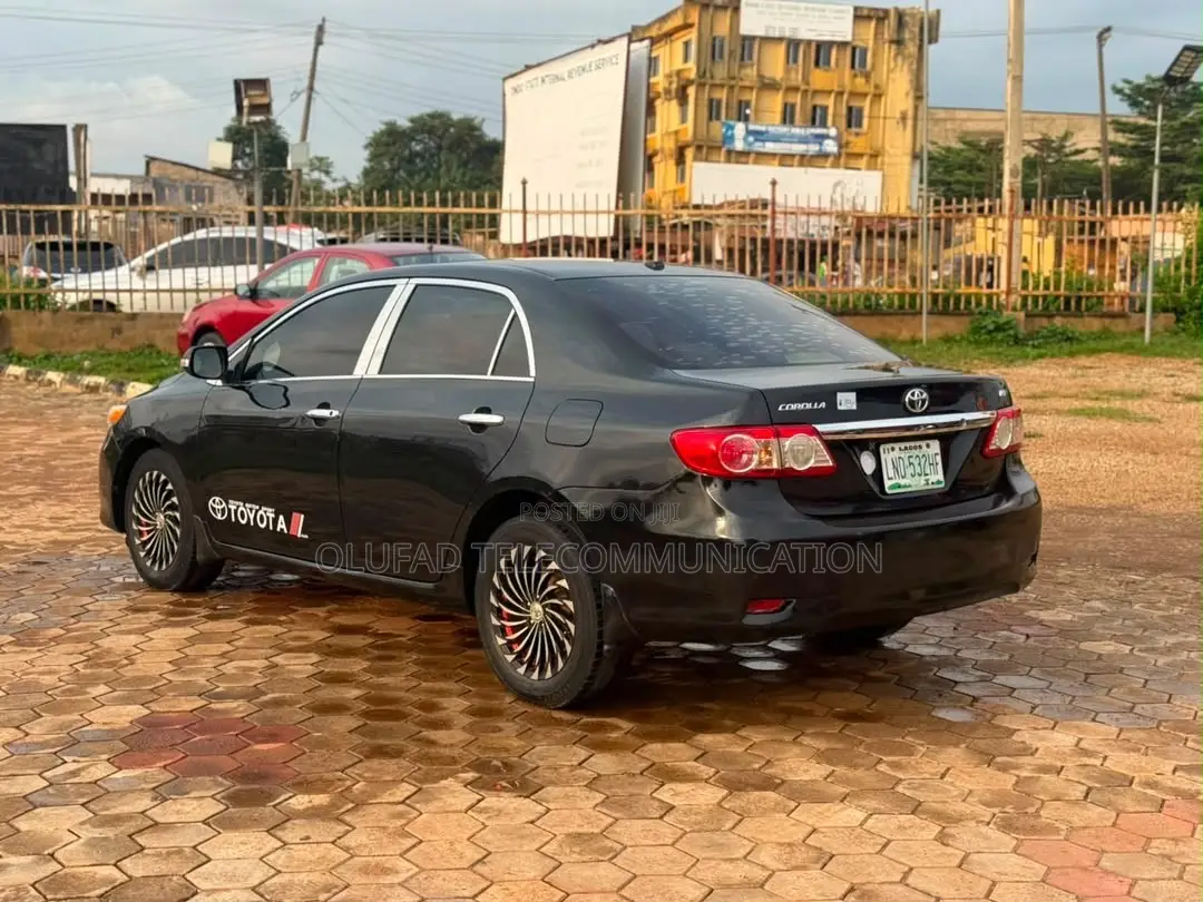 Toyota Corolla 2013 Black