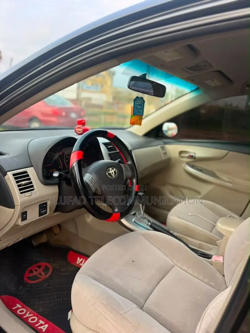 Toyota Corolla 2013 Black