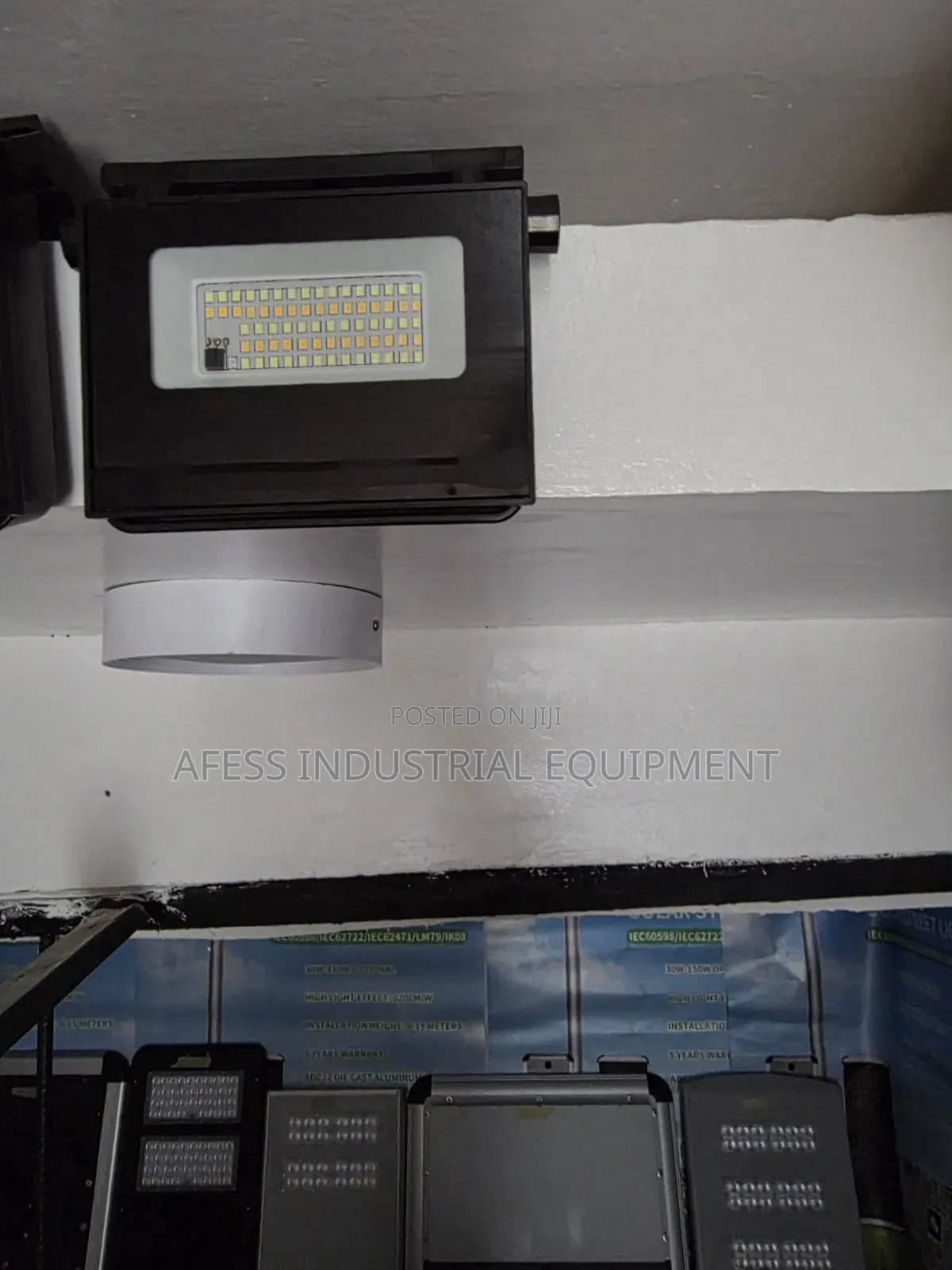 20 Watts Solar Wall Street Light