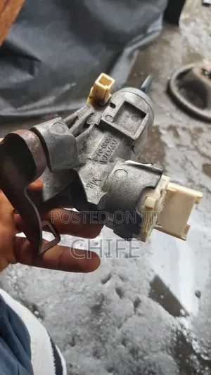 Ignition Housing and Key Toyota 2.7 Hilux