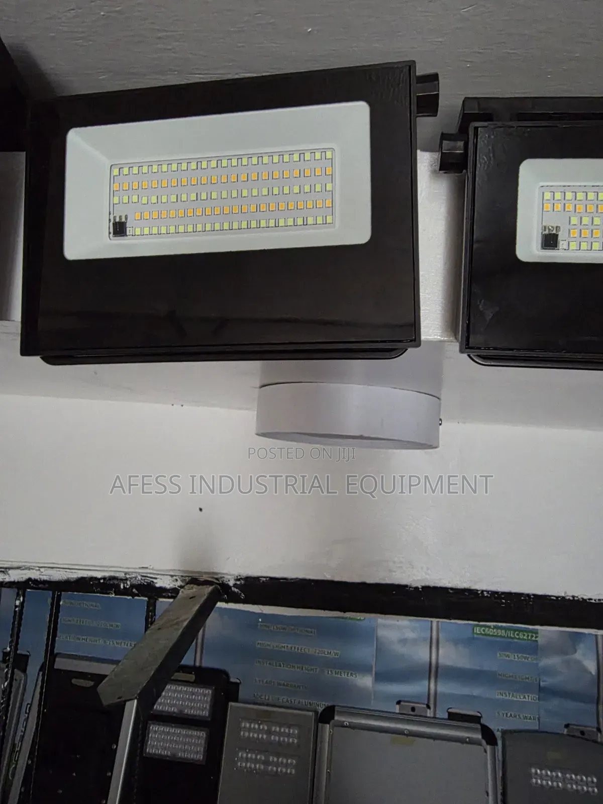 60 Watts Solar Wall Street Light