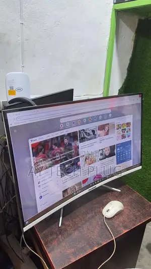 Hansung Ultron 32 Inches Gaming Monitor