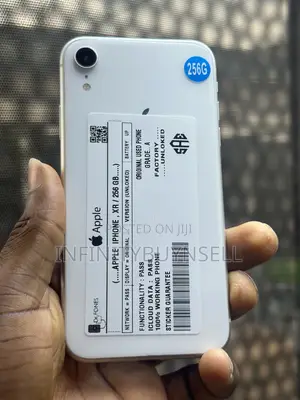 Apple iPhone XR 256 GB White