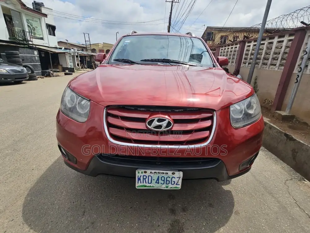 Hyundai Santa Fe 2012 Red
