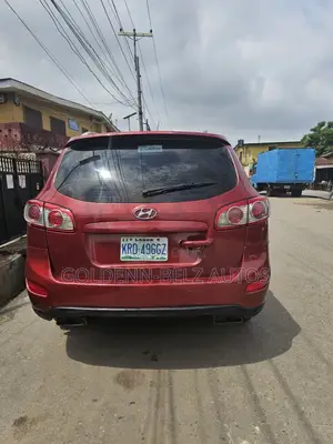 Hyundai Santa Fe 2012 Red