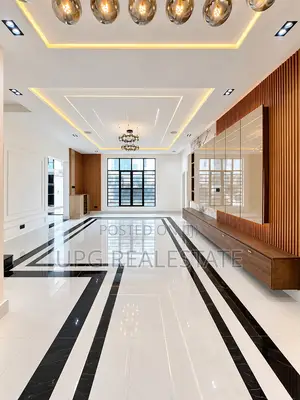 5bdrm Duplex in Chevron for sale
