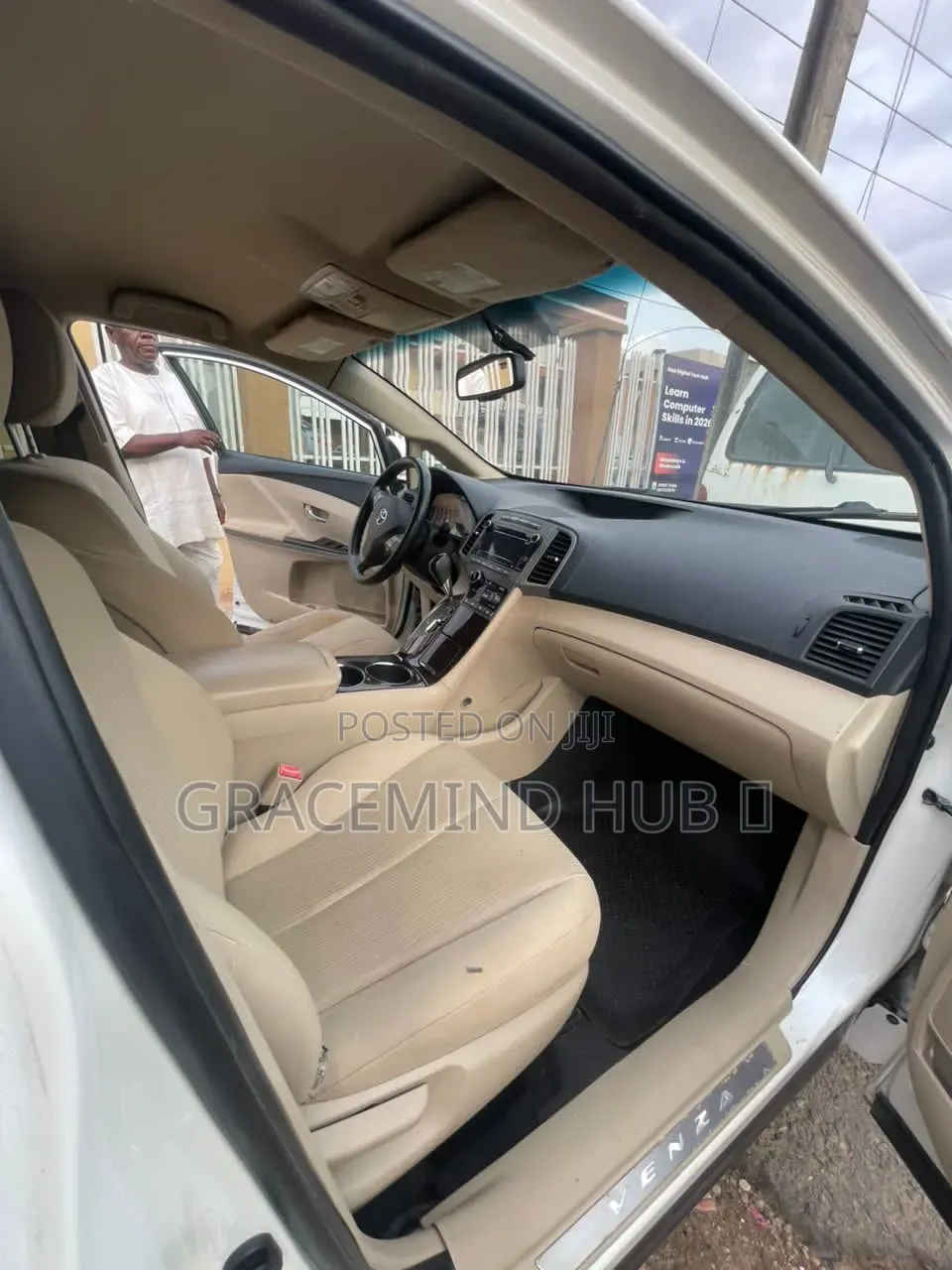 Toyota Venza 2010 White