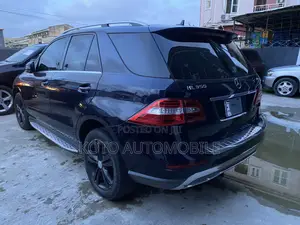 Mercedes-Benz M Class ML 350 4Matic 2012 Blue