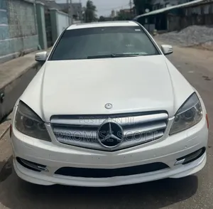 Mercedes-Benz C300 Sport 4Matic Sedan AWD (3.0L 6cyl 7A) 2011 White