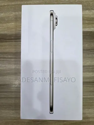New Apple iPhone Air 256 GB Gold