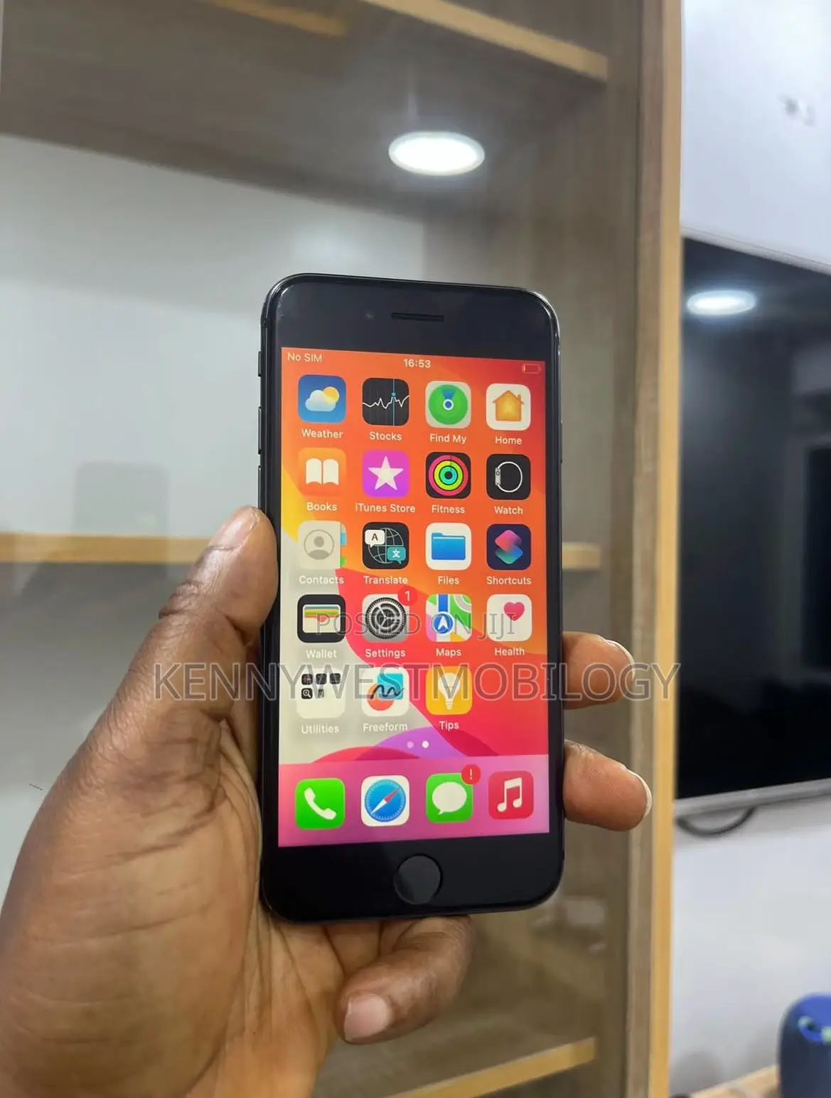 Apple iPhone SE (2020) 64 GB Black
