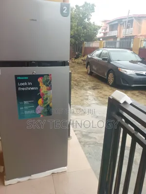 Hisense 205L Fridge Freezer – Fast Cooling