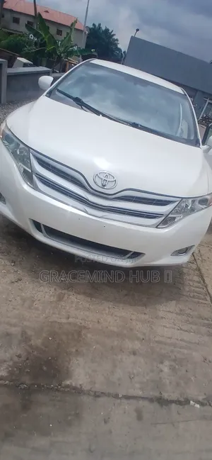 Toyota Venza 2010 White