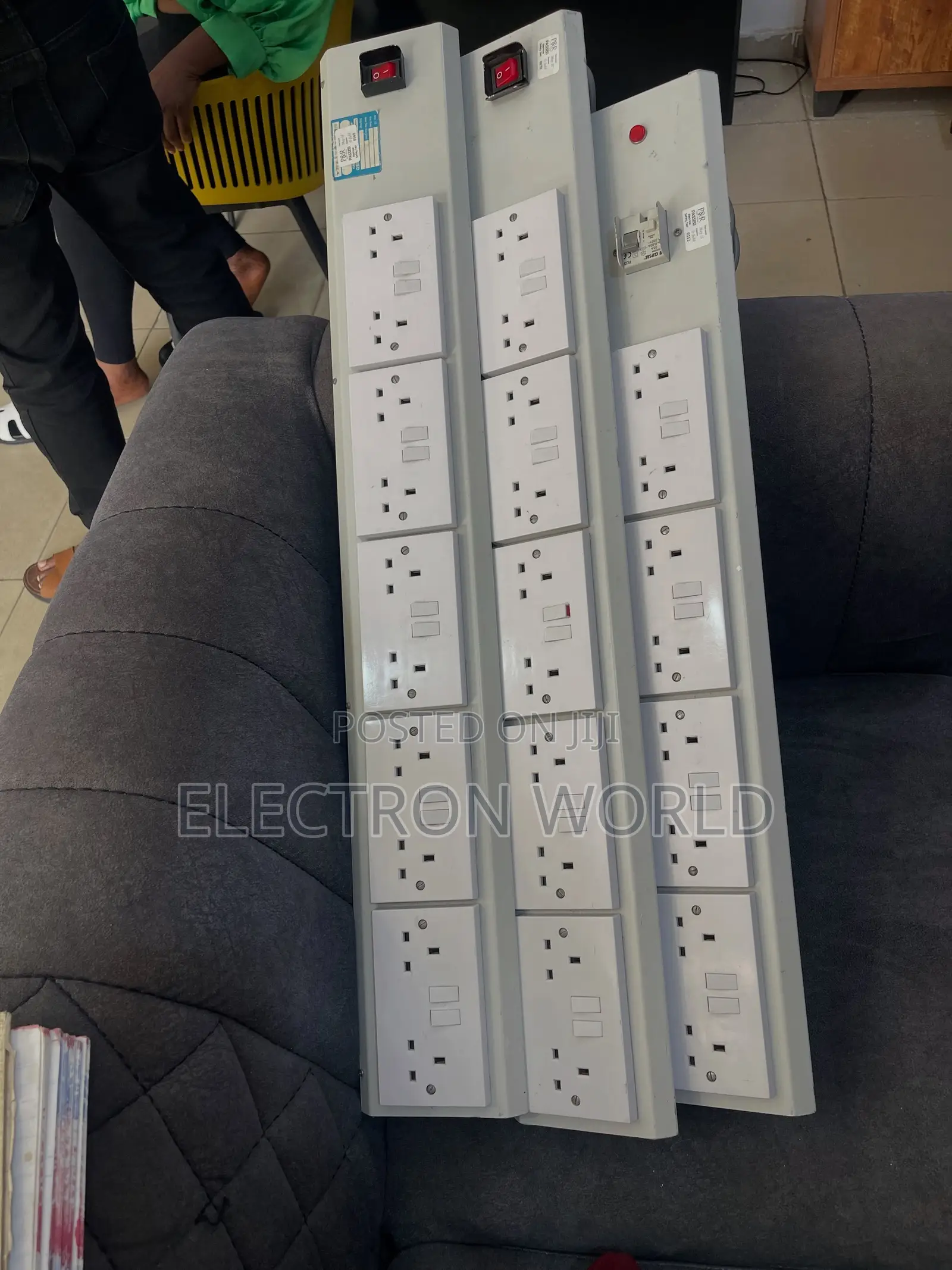 Heavy Duty Multi-Way Vertical Power Distribution Units