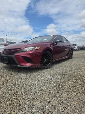 Toyota Camry SE FWD (2.5L 4cyl 8AM) 2018 Red