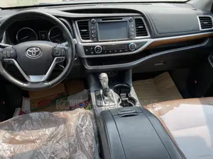 Toyota Highlander Limited Platinum 4x4 V6 (3.5L 6cyl 8A) 2017 Black