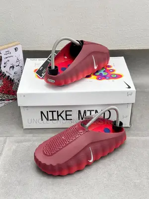 Nike Mind 001