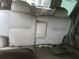Nissan Pathfinder 2004 Gold