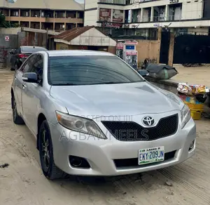 Toyota Camry 2011 Silver