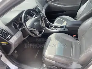 Hyundai Sonata Limited Sedan FWD (2.4L 4cyl 6A) 2013 Silver