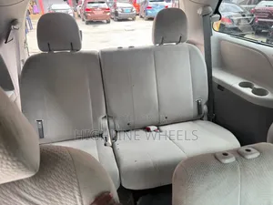 Toyota Sienna 2014 Green